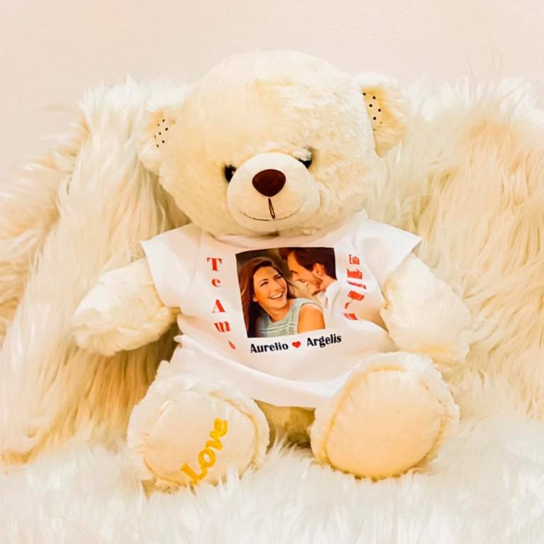 Peluche con camiseta sublimada con fotografía de pareja